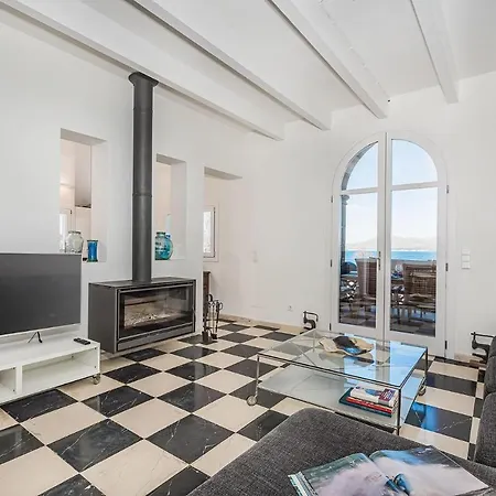 Beachfront Es Clot *