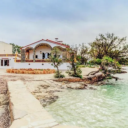 Beachfront Es Clot Villa