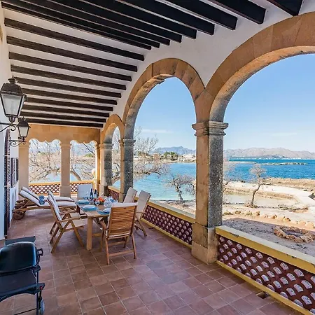 Beachfront Es Clot Villa